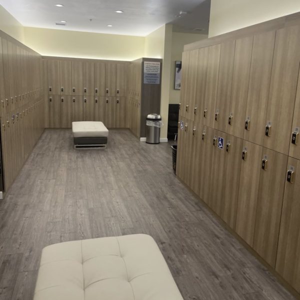 Kspa Men's Locker Room Spa